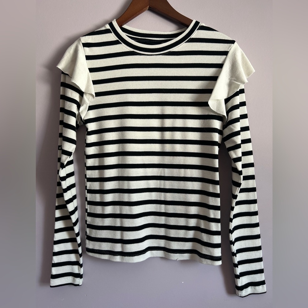 Who What Wear Long Sleeve Striped Top With Shoulder Ruffle Size Medium